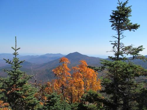 Tripyramids Loop Hike