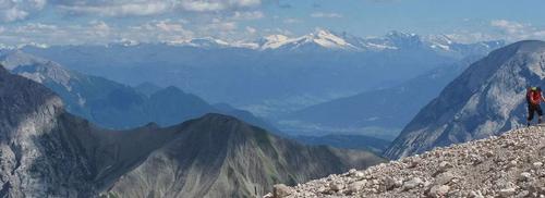 HUT-TO-HUT HIKING AUSTRIA'S AND GERMANY’S ZUGSPITZ ARENA